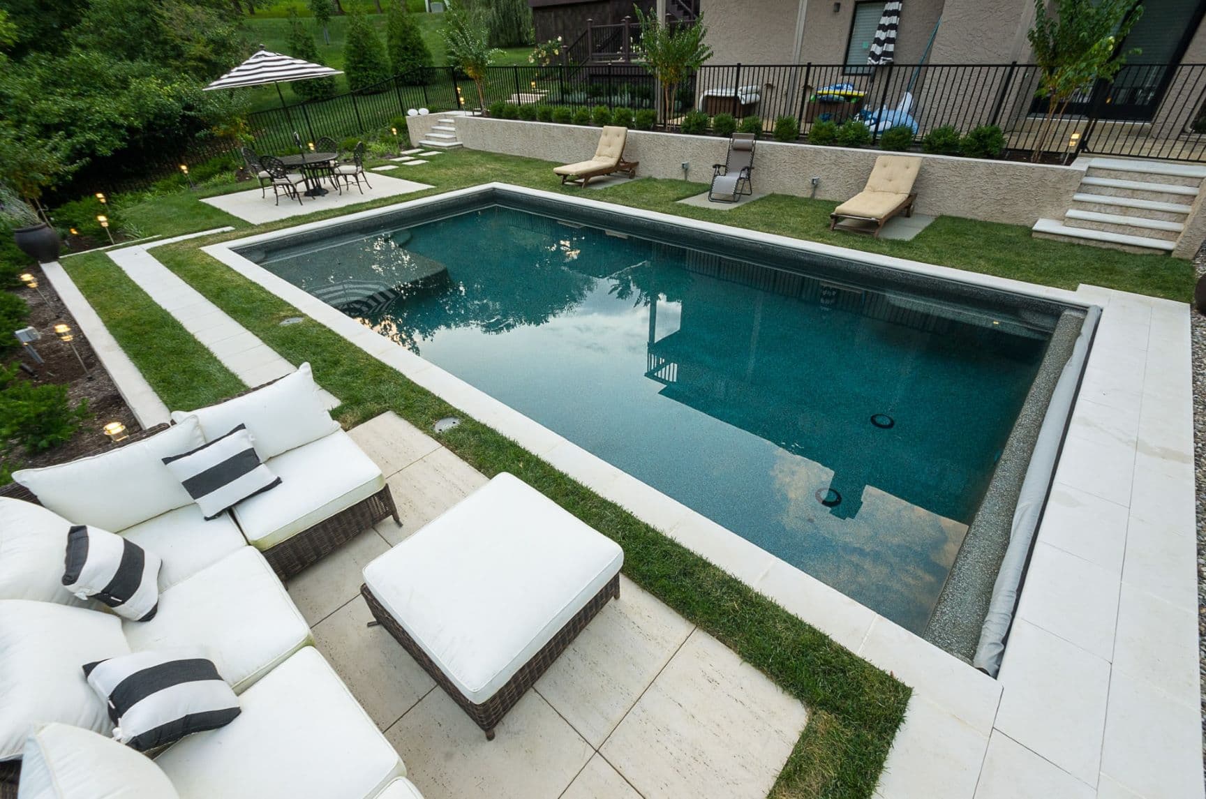 Modern pool and outdoor living design in the Mid-Atlantic